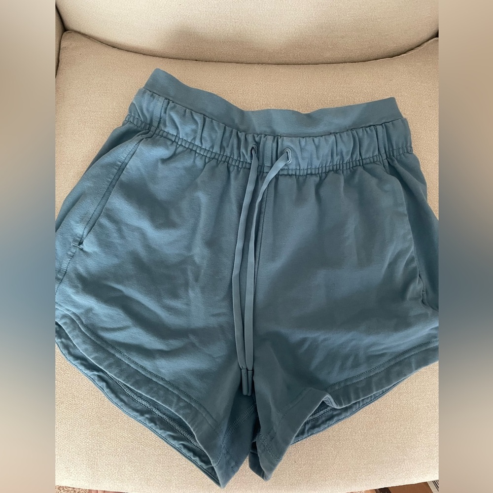 lululemon Inner Glow High-Rise Short 3" utility blue size 4